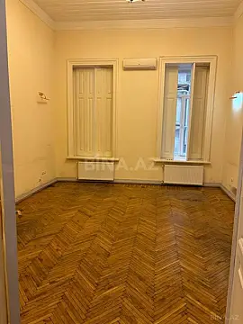 Kirayə verilir 8 otaqlı ofis 370 m²