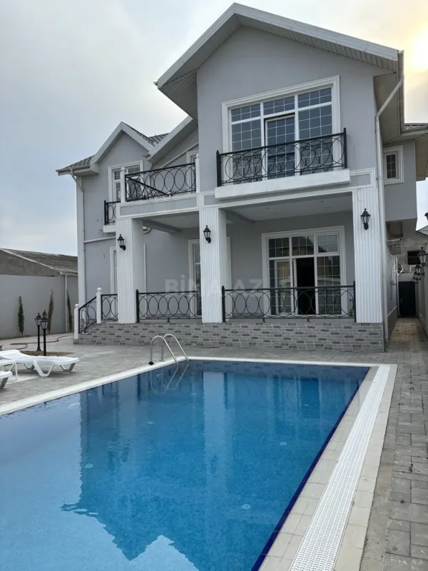 Satılır 5 otaqlı həyət evi 380 m²