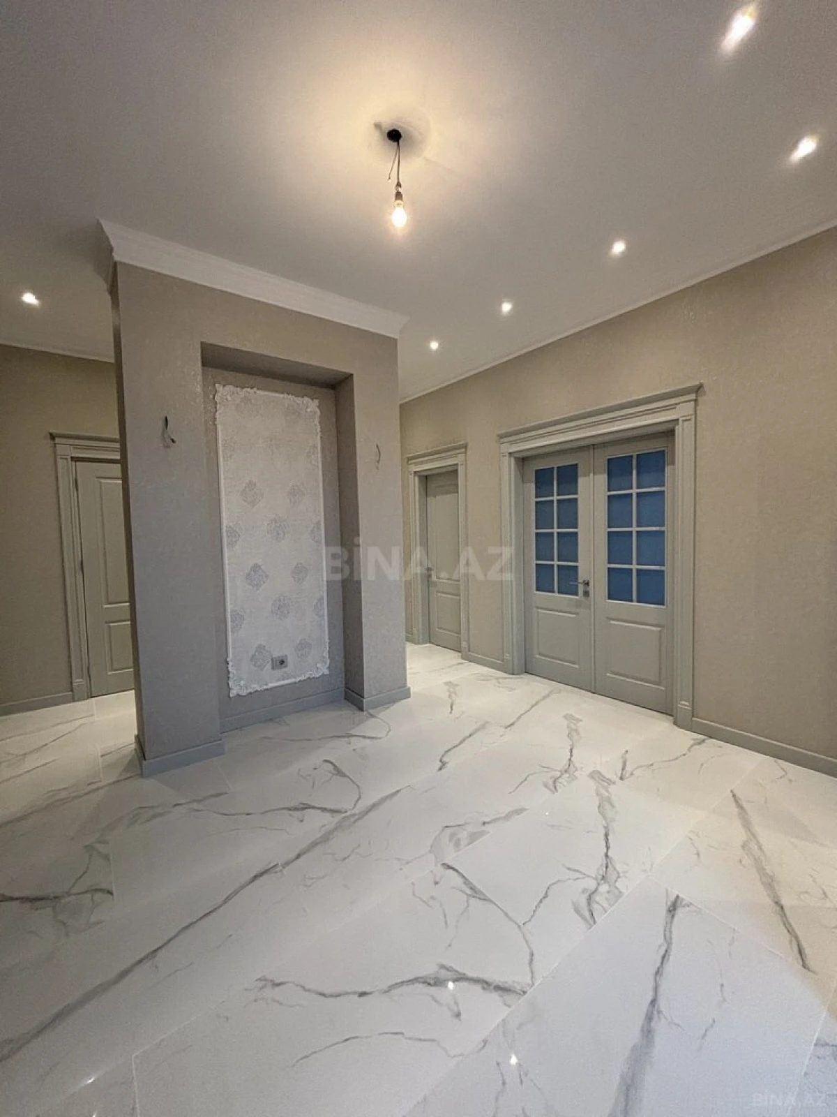 Satılır 5 otaqlı həyət evi 380 m²