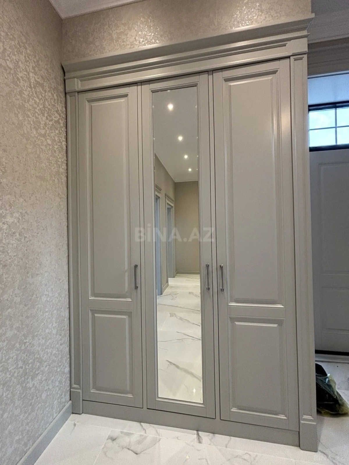 Satılır 5 otaqlı həyət evi 380 m²