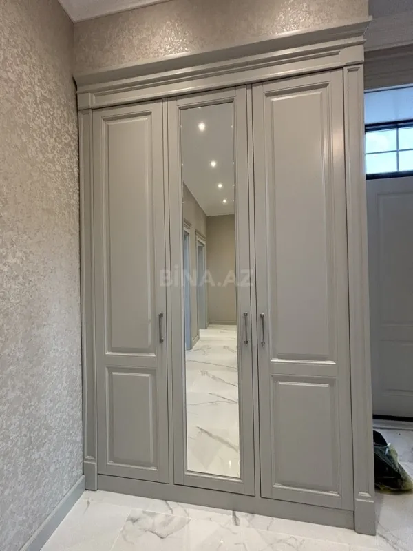 Satılır 5 otaqlı həyət evi 380 m²