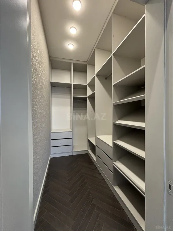 Satılır 5 otaqlı həyət evi 380 m²