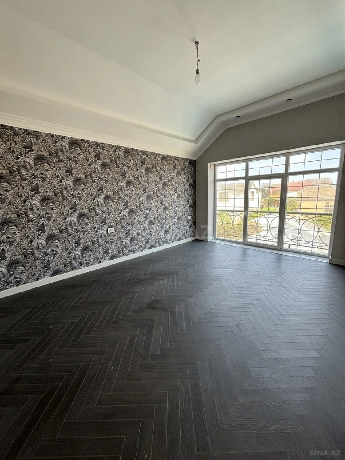 Satılır 5 otaqlı həyət evi 380 m²