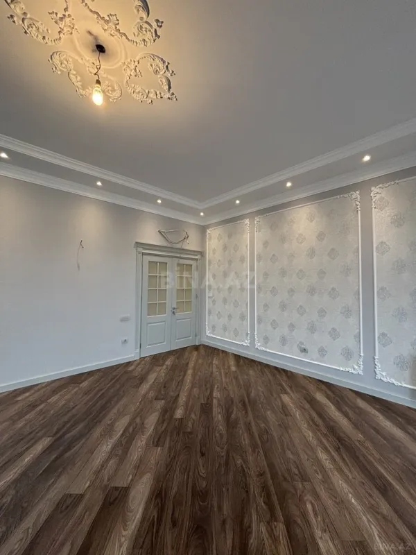 Satılır 5 otaqlı həyət evi 380 m²