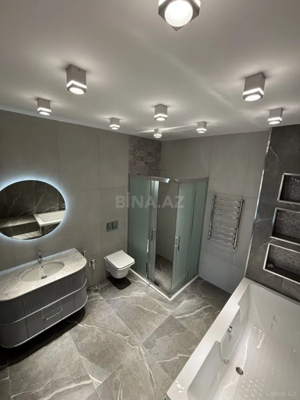 Satılır 5 otaqlı həyət evi 380 m²