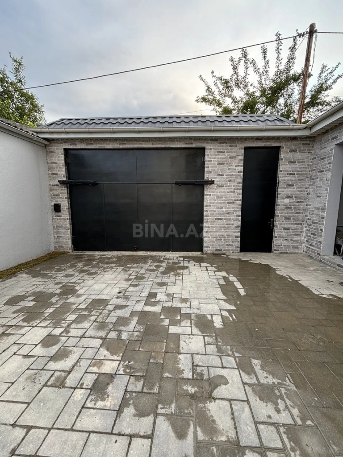 Satılır 5 otaqlı həyət evi 380 m²