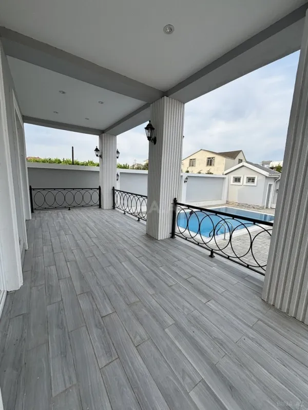 Satılır 5 otaqlı həyət evi 380 m²