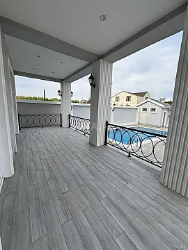 Satılır 5 otaqlı həyət evi 380 m²