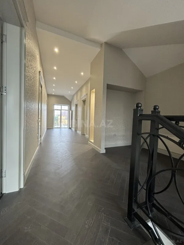 Satılır 5 otaqlı həyət evi 380 m²