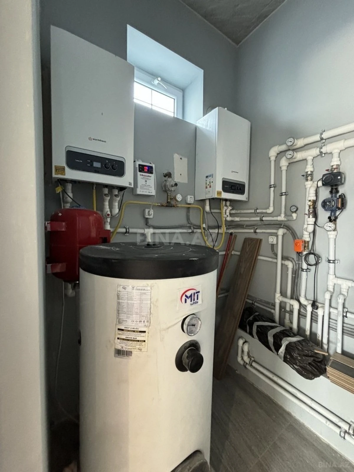 Satılır 5 otaqlı həyət evi 380 m²