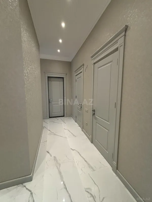Satılır 5 otaqlı həyət evi 380 m²