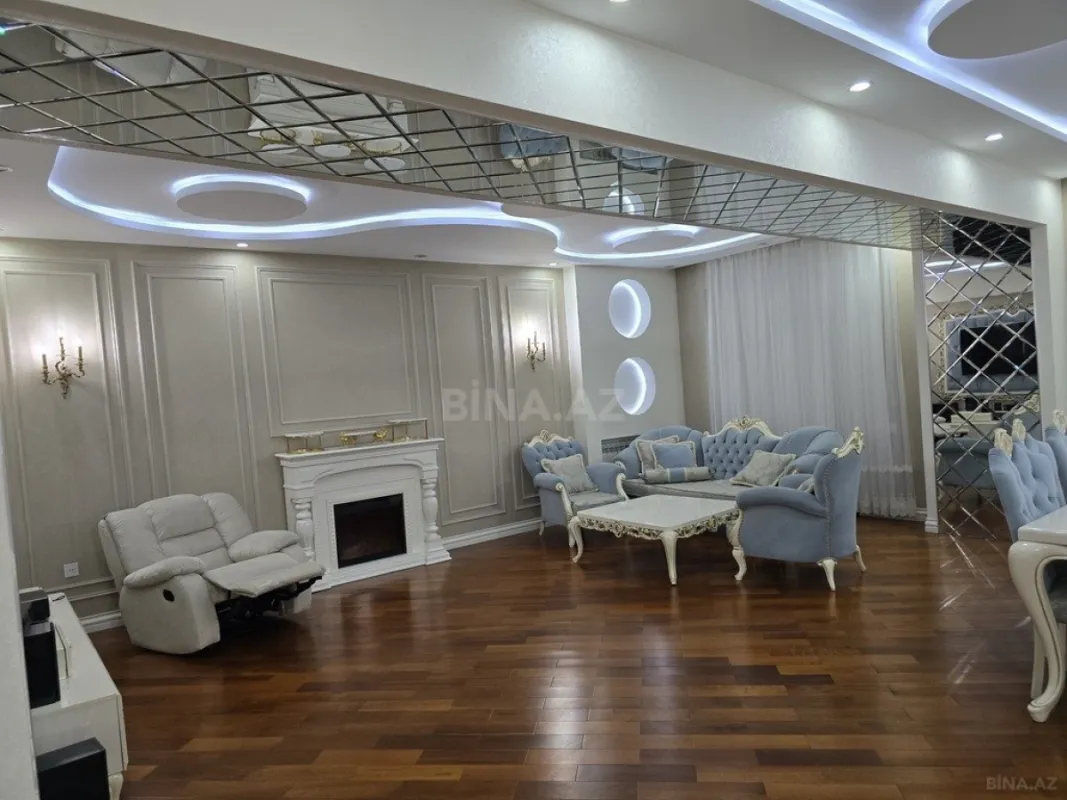Satılır 4 otaqlı mənzil 217 m²