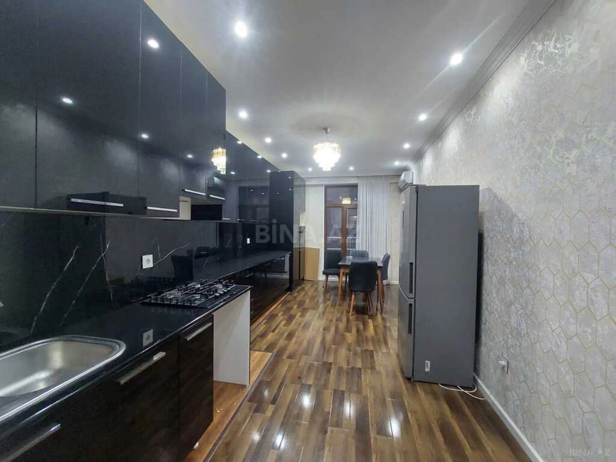 Kirayə verilir 2 otaqlı mənzil 100 m²