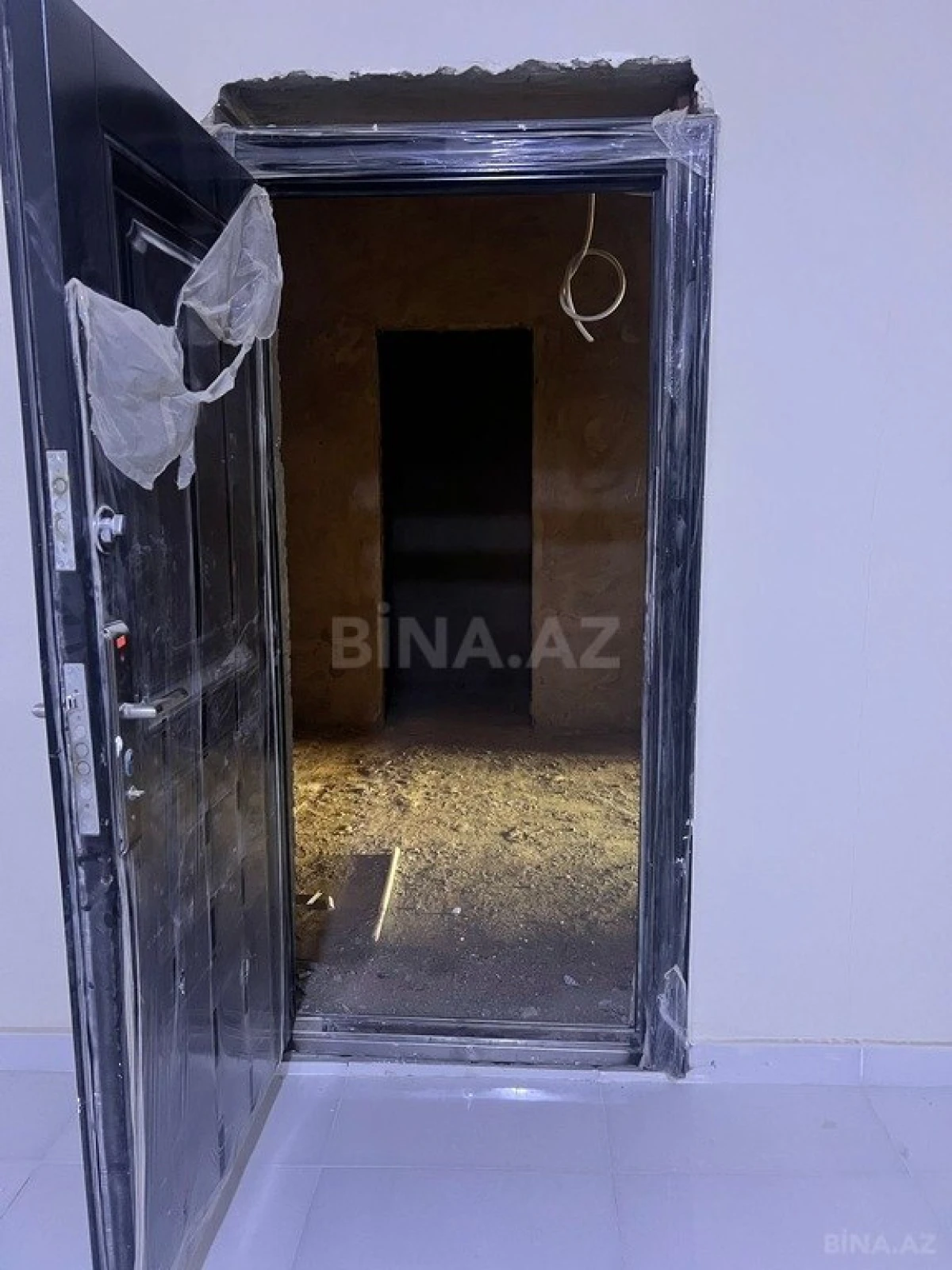 Satılır 2 otaqlı mənzil 82 m²