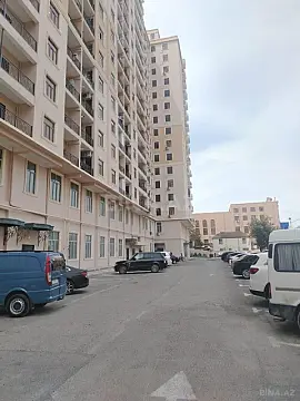 Satılır 2 otaqlı mənzil 82 m²