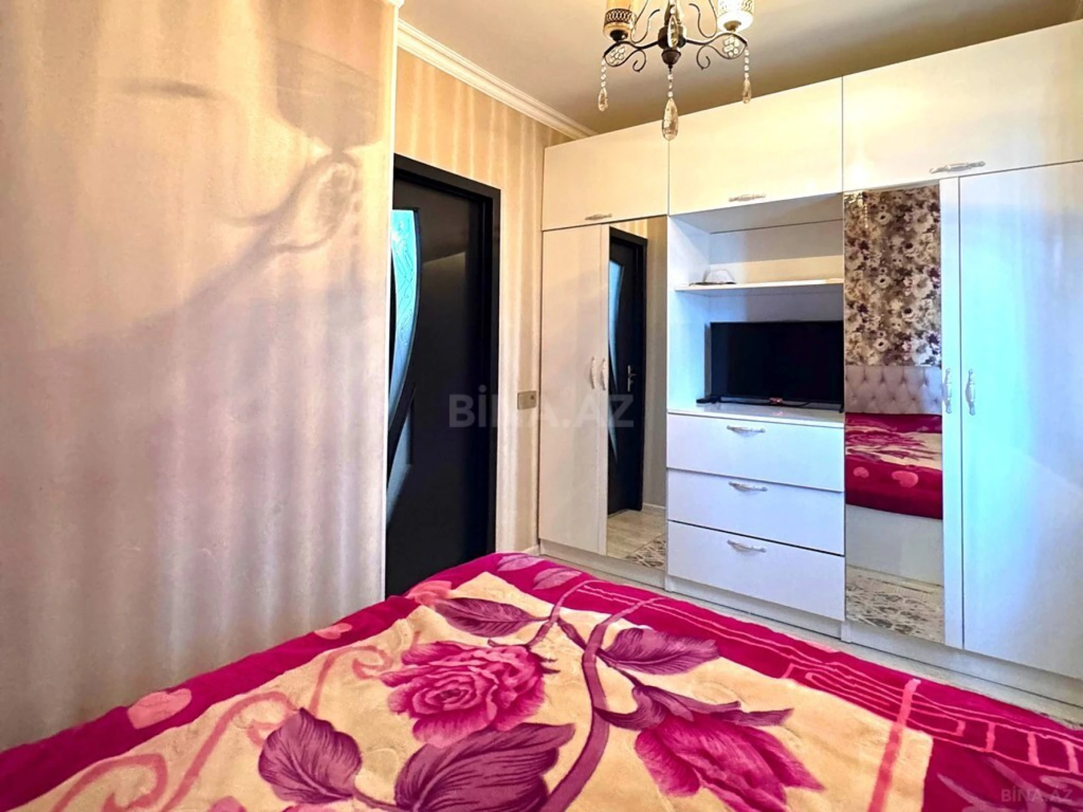 Satılır 4 otaqlı mənzil 95 m²
