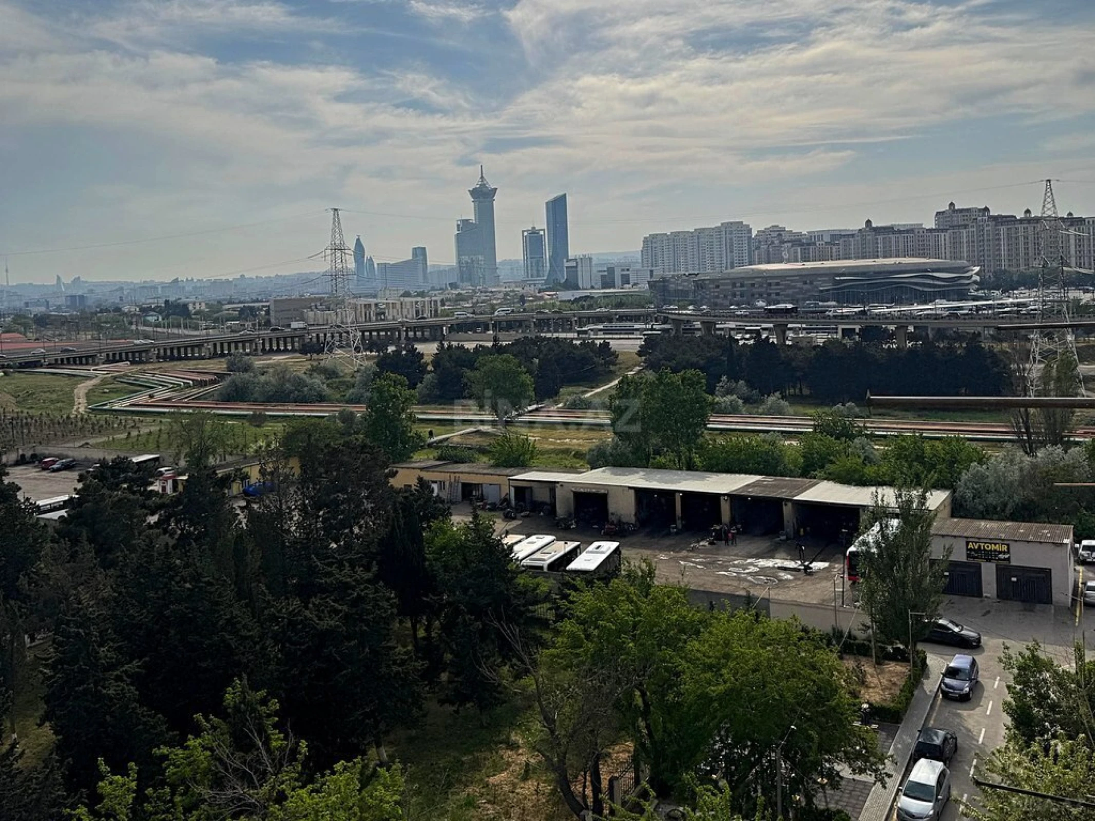 Satılır 4 otaqlı mənzil 95 m²