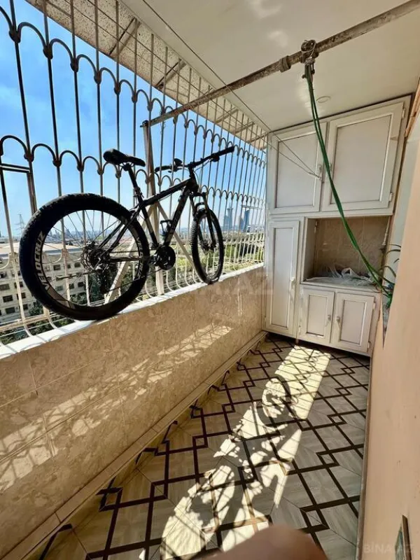 Satılır 4 otaqlı mənzil 95 m²