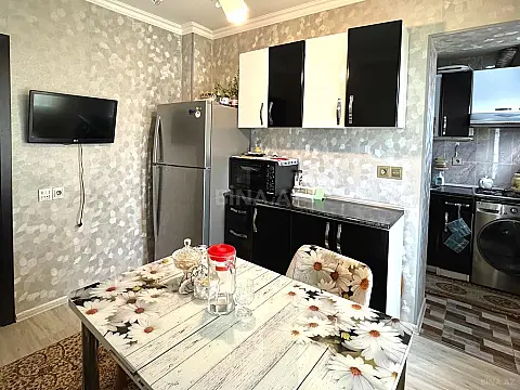 Satılır 4 otaqlı mənzil 95 m²