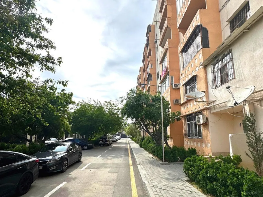 Satılır 4 otaqlı mənzil 95 m²
