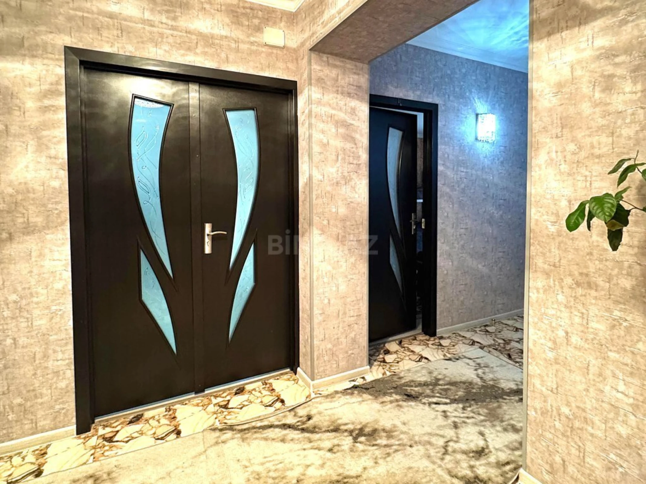 Satılır 4 otaqlı mənzil 95 m²