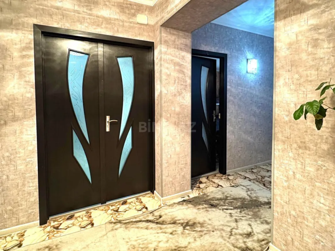 Satılır 4 otaqlı mənzil 95 m²