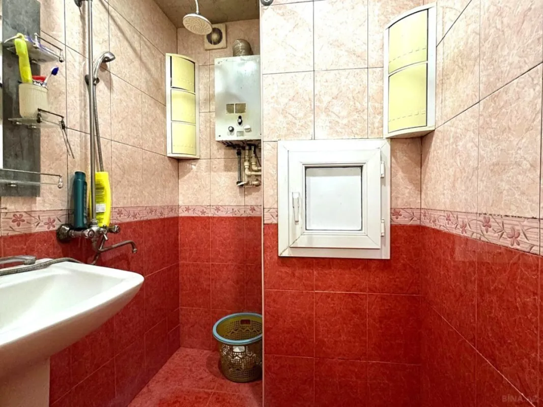 Satılır 4 otaqlı mənzil 95 m²
