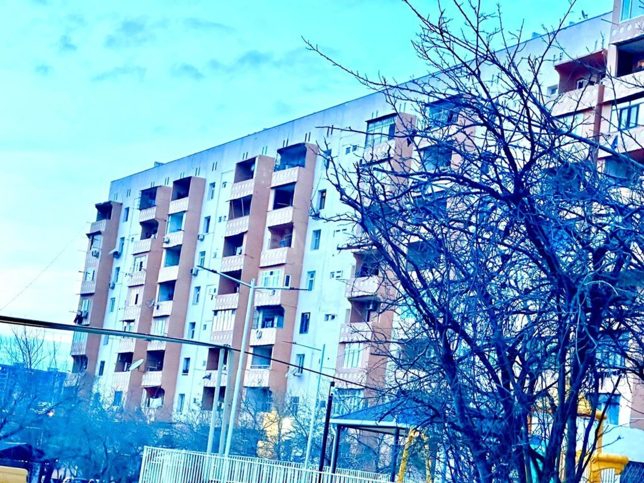 Satılır 4 otaqlı mənzil 95 m²