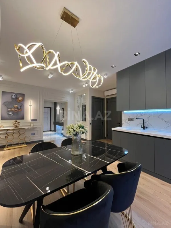 Kirayə verilir 3 otaqlı mənzil 104 m²