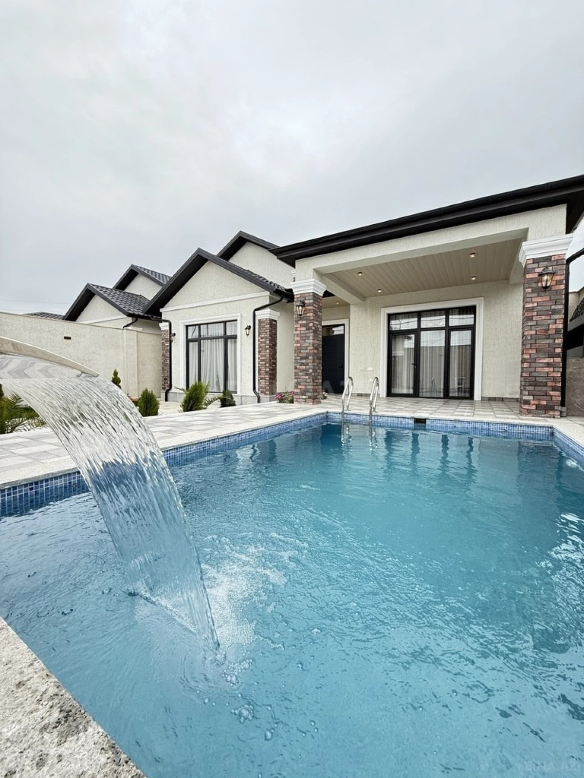 Satılır 4 otaqlı həyət evi 150 m²