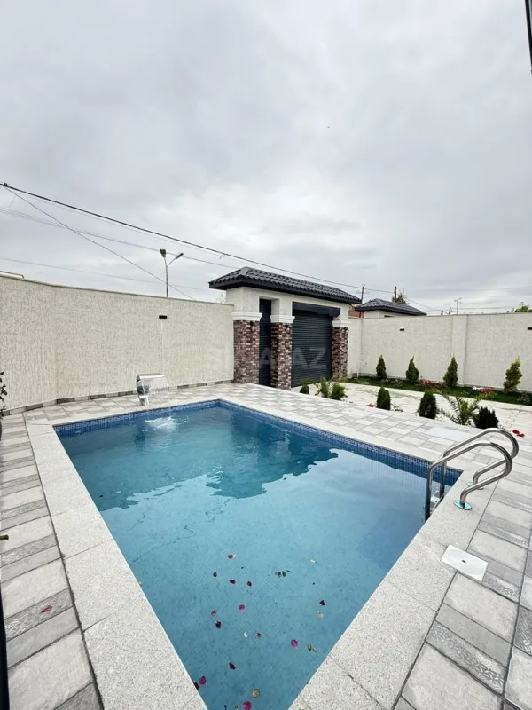 Satılır 4 otaqlı həyət evi 150 m²