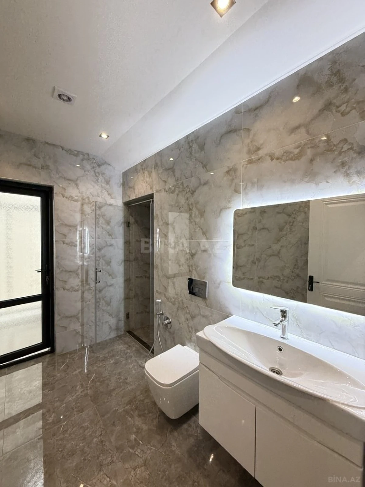 Satılır 4 otaqlı həyət evi 150 m²