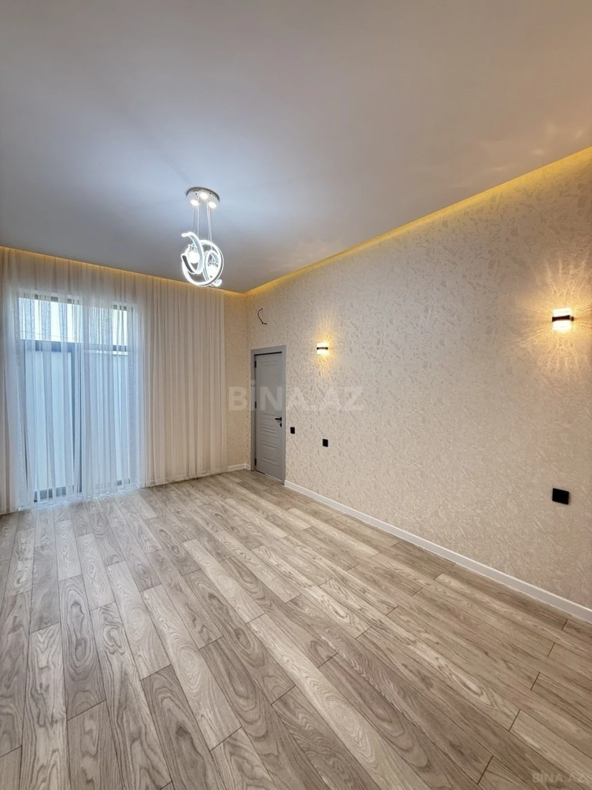 Satılır 4 otaqlı həyət evi 180 m²