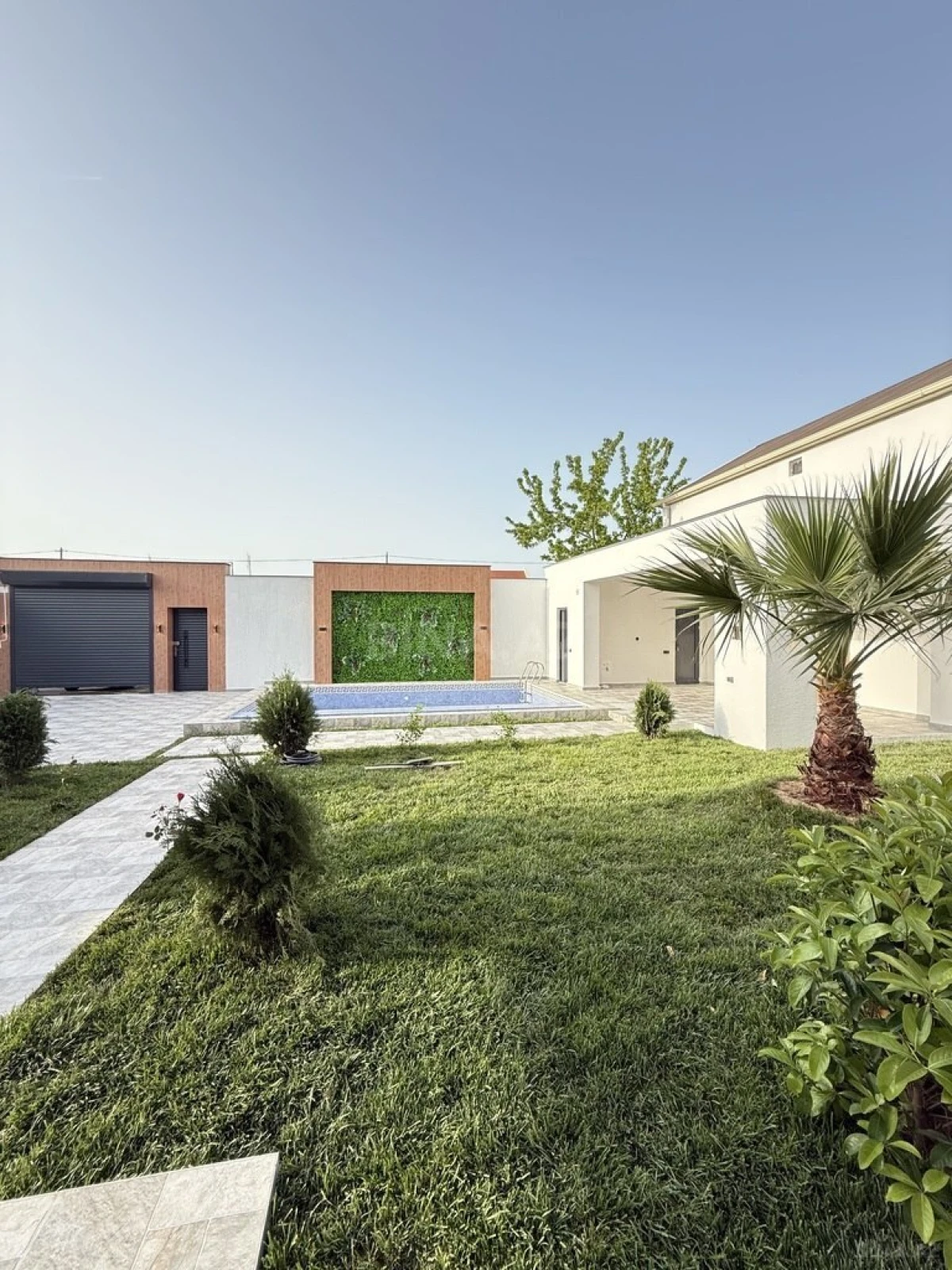 Satılır 4 otaqlı həyət evi 180 m²