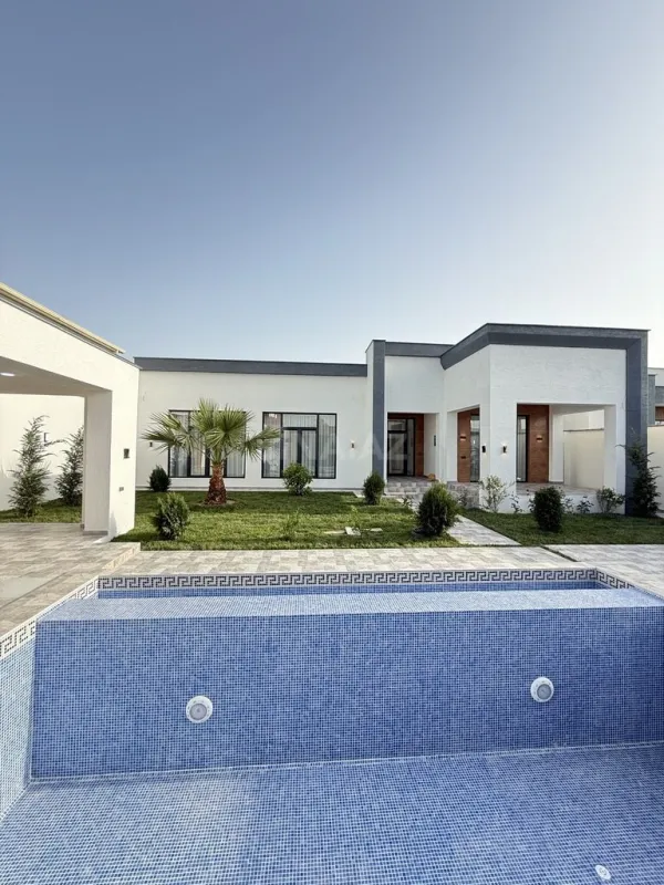 Satılır 4 otaqlı həyət evi 180 m²