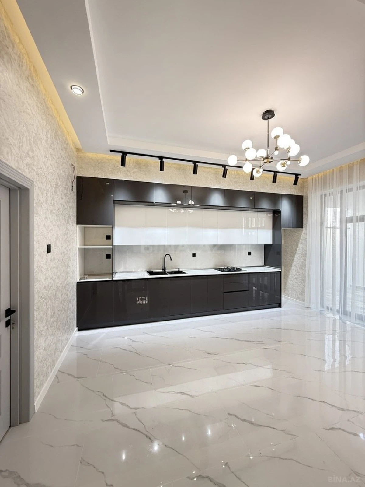 Satılır 4 otaqlı həyət evi 180 m²