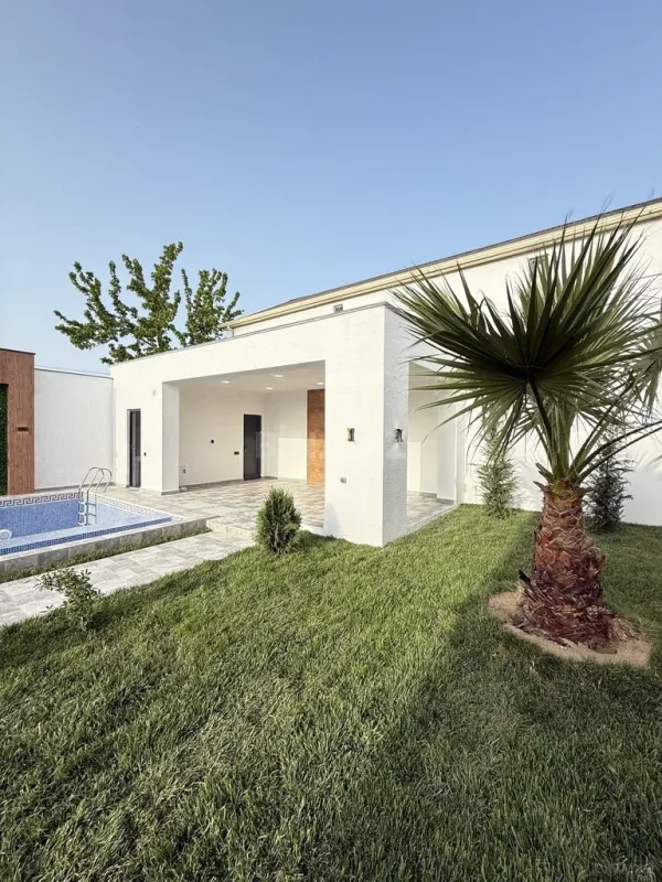 Satılır 4 otaqlı həyət evi 180 m²