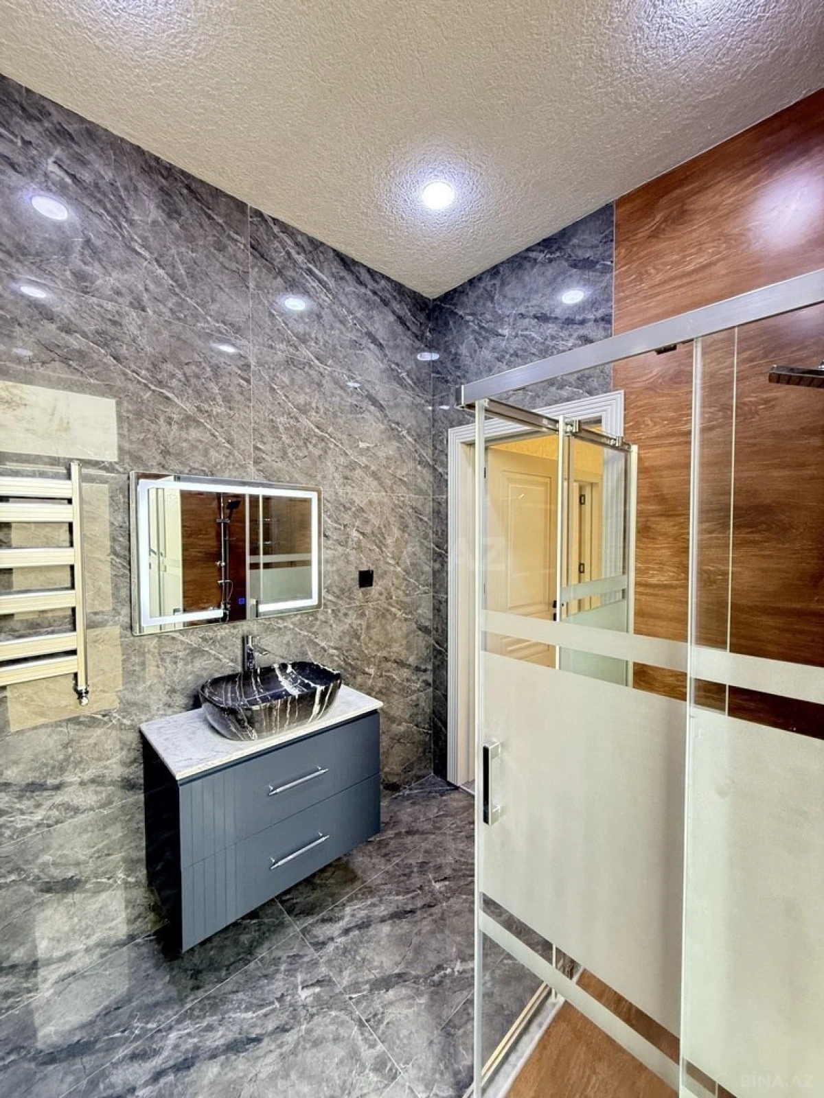 Satılır 4 otaqlı həyət evi 180 m²