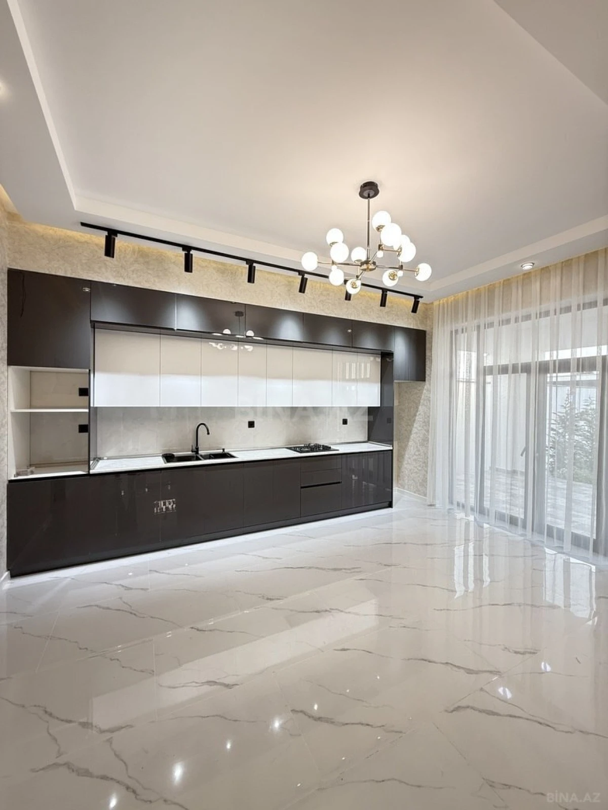 Satılır 4 otaqlı həyət evi 180 m²