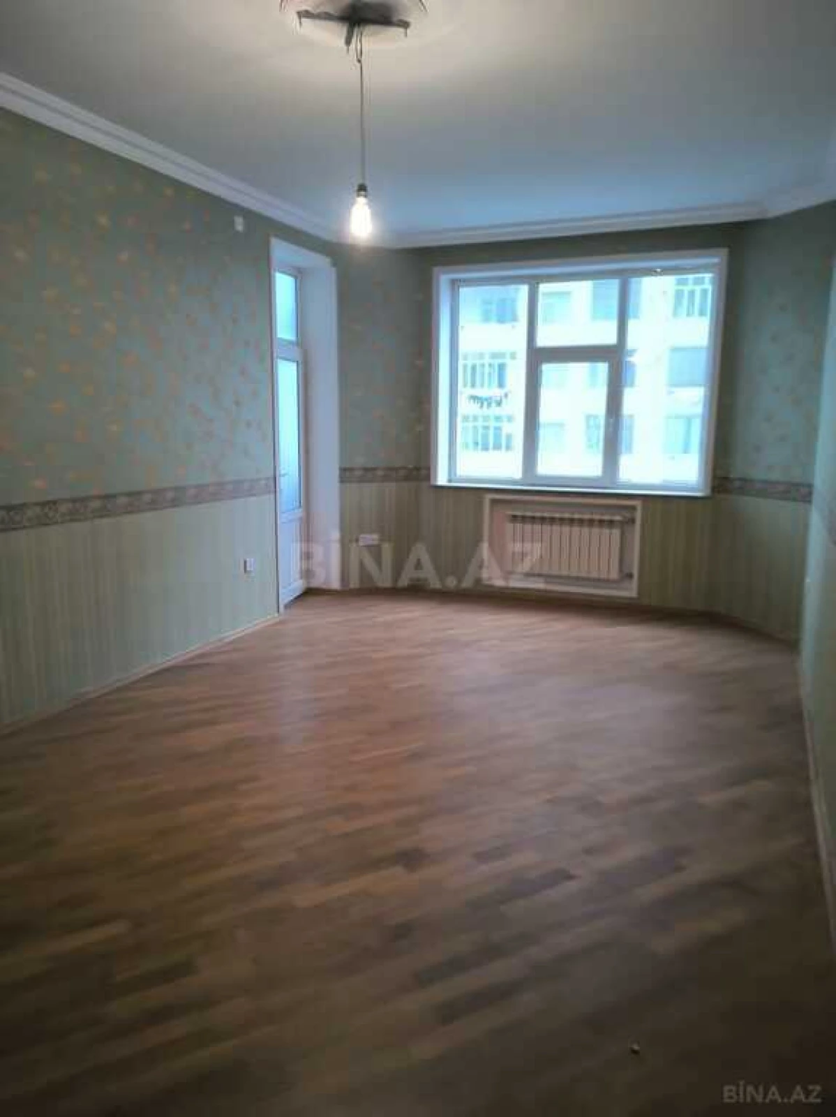 Satılır 4 otaqlı mənzil 157 m²