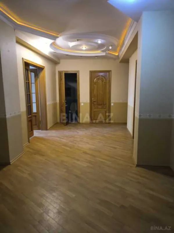 Satılır 4 otaqlı mənzil 157 m²