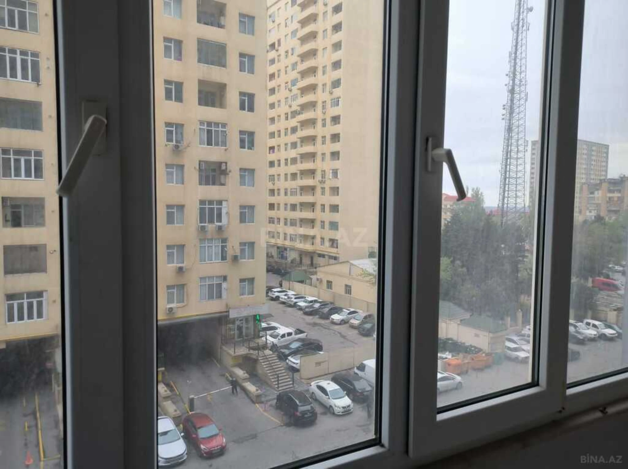 Satılır 4 otaqlı mənzil 157 m²
