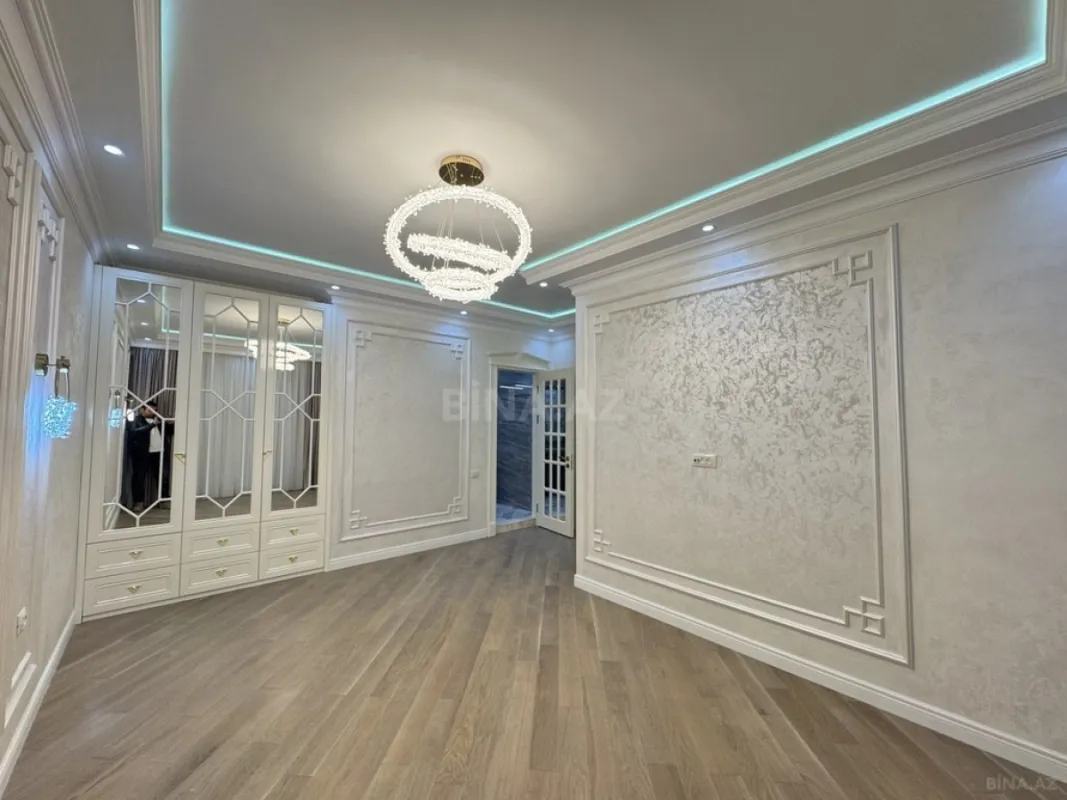 Satılır 3 otaqlı mənzil 154 m²