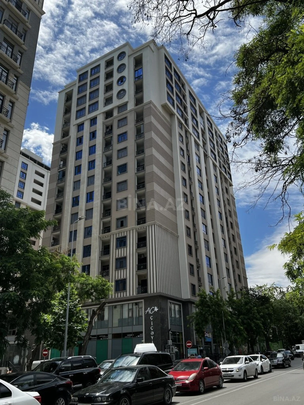 Satılır 3 otaqlı mənzil 154 m²