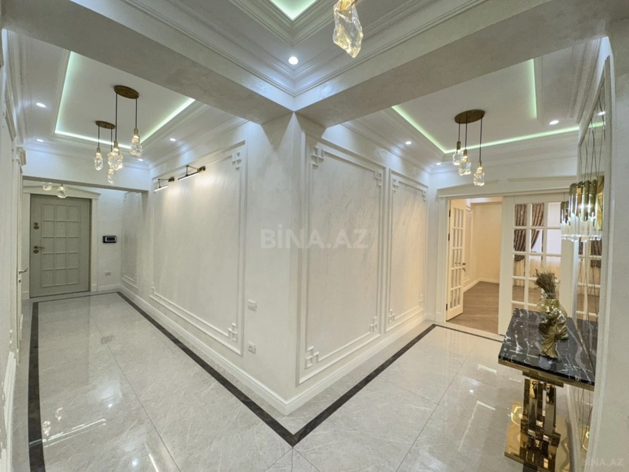 Satılır 3 otaqlı mənzil 154 m²