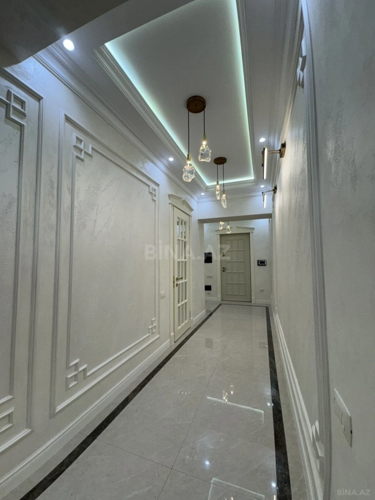 Satılır 3 otaqlı mənzil 154 m²