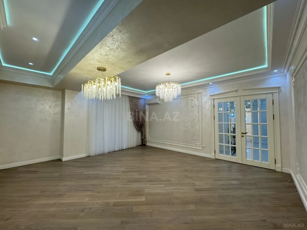 Satılır 3 otaqlı mənzil 154 m²