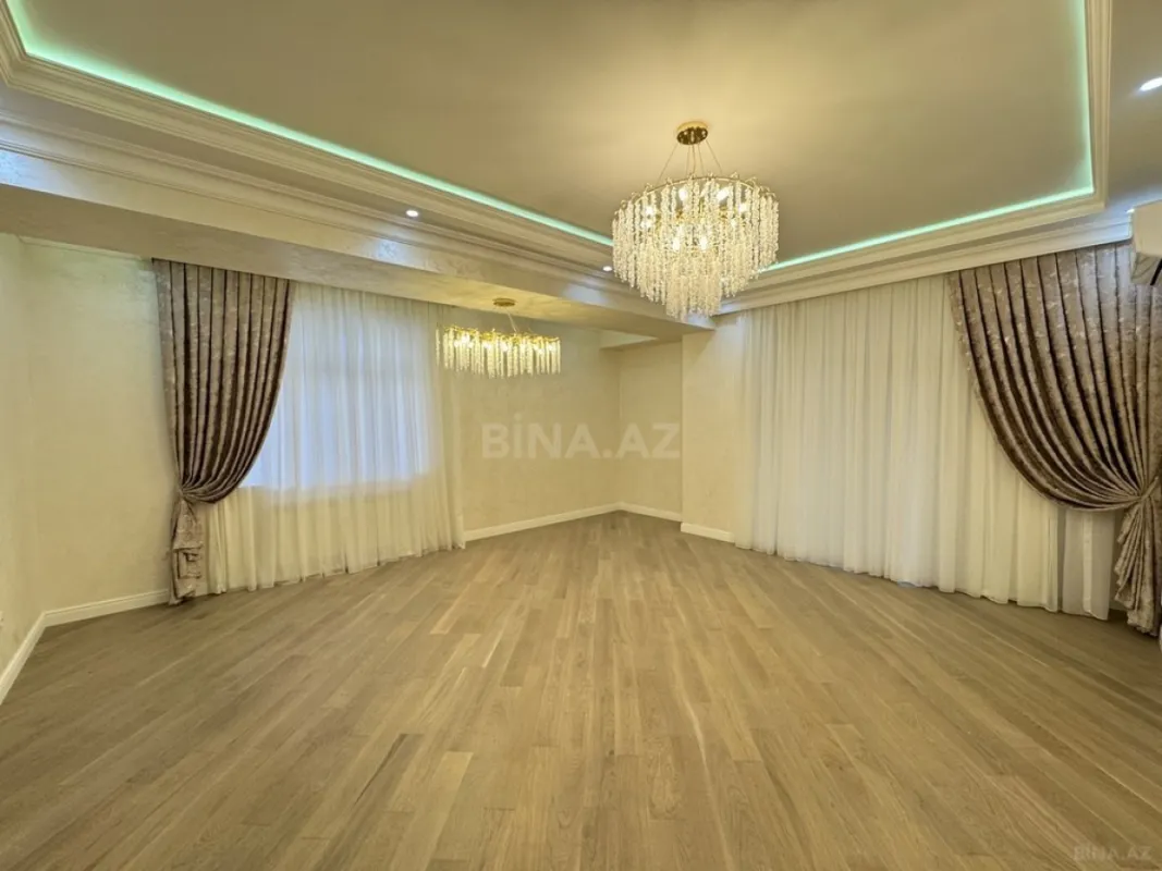 Satılır 3 otaqlı mənzil 154 m²