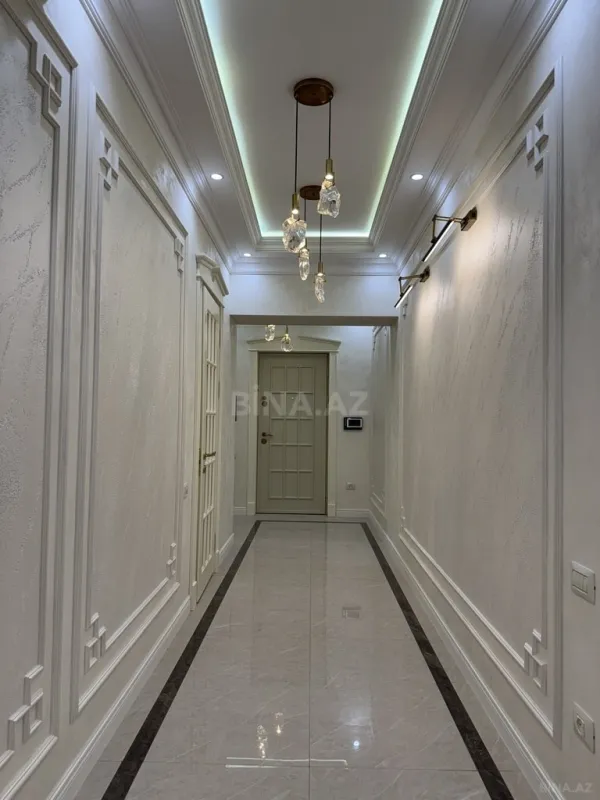 Satılır 3 otaqlı mənzil 154 m²