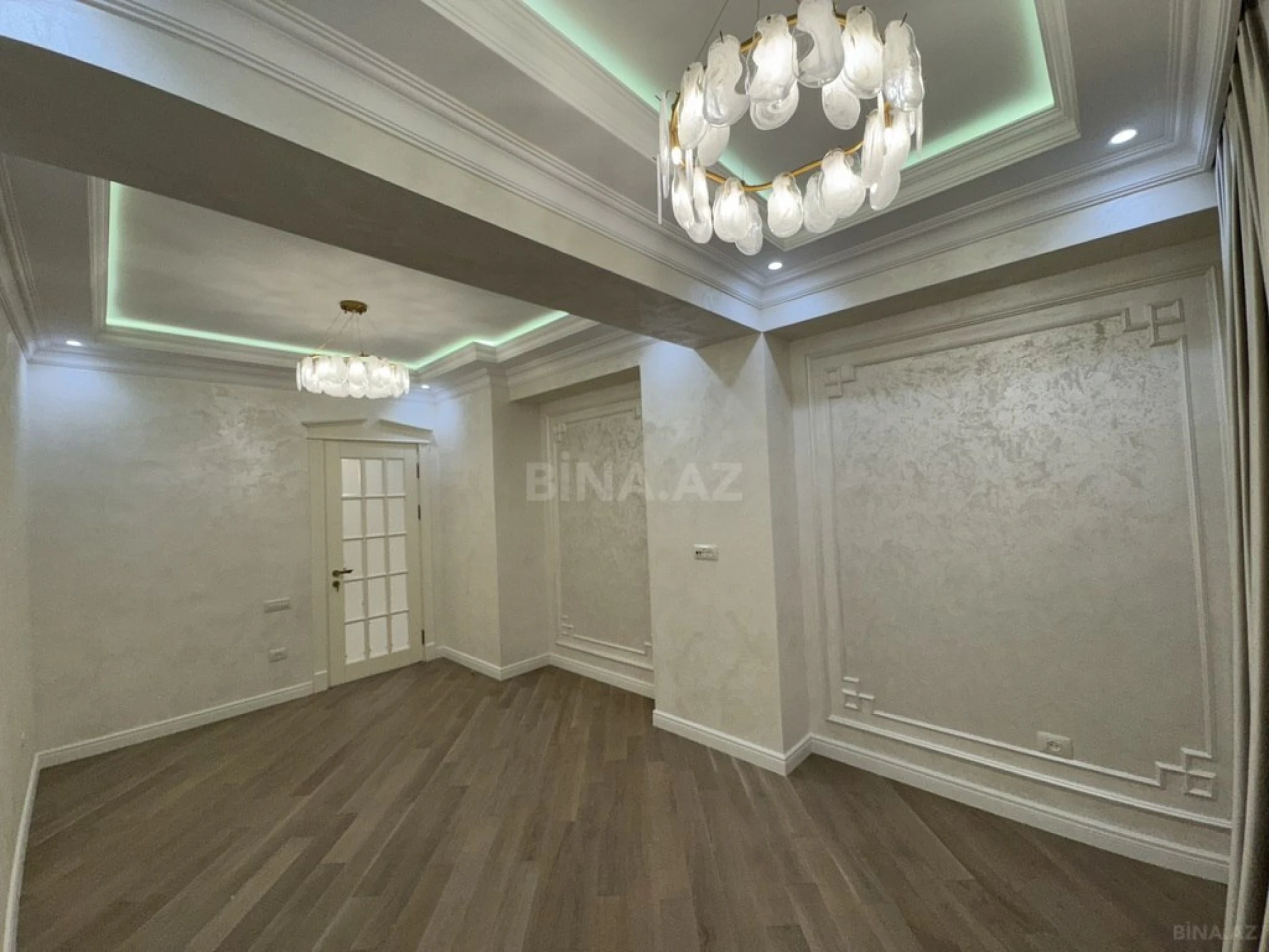 Satılır 3 otaqlı mənzil 154 m²